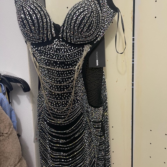 Dress - Picture 2 of 3